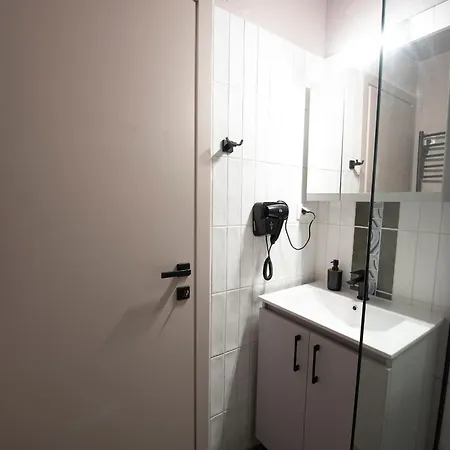 Kk75corner Rovere * 塞萨洛尼基