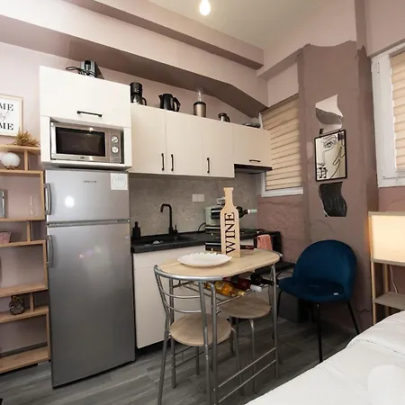 Kk75corner Rovere * 塞萨洛尼基