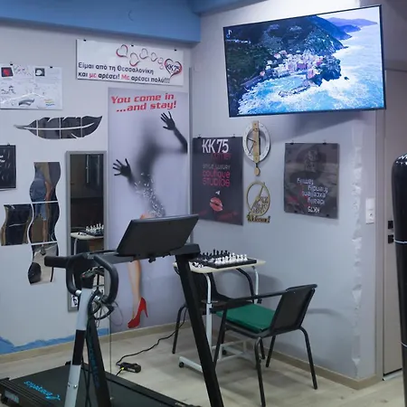 Kk75corner Rovere * 塞萨洛尼基