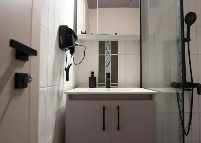 Kk75corner Rovere * سالونيك